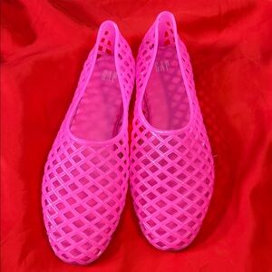 NEW GAP Women's Bright Pink jelly Flats
